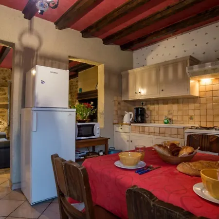 Condat-les-montboissier, 3 Pieces, 4 Personnes - Fr-1-630-56 Vakantiehuis *